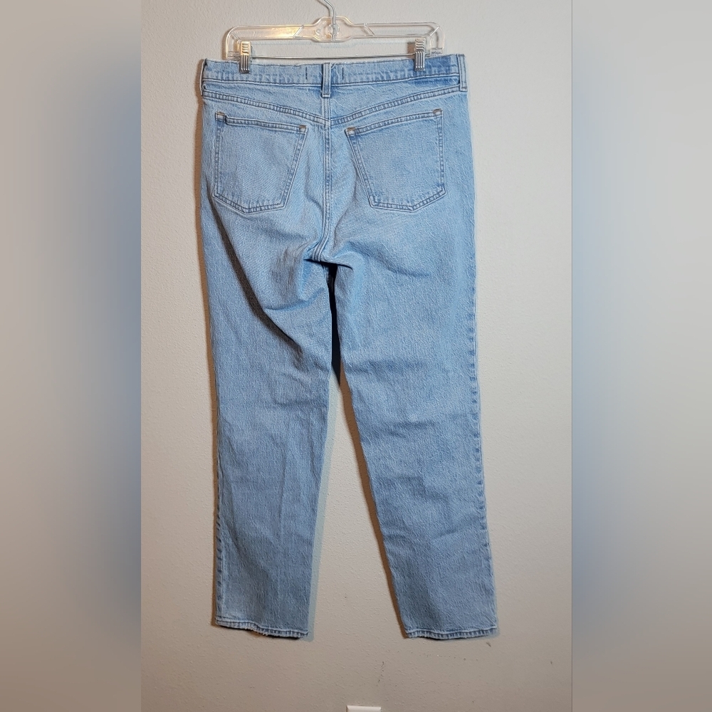 Abercrombie & Fitch The 90s Straight Mid Rise Jean Light Wash Denim Size 12/31 - Picture 3 of 6